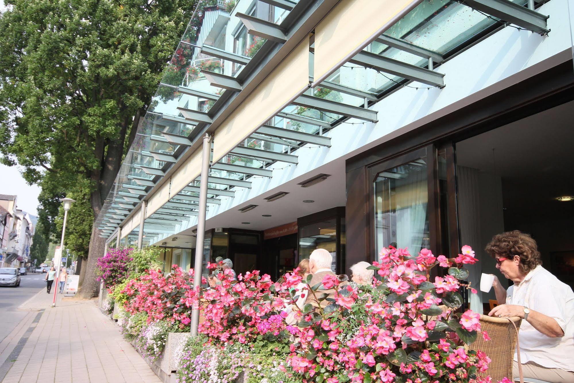 Cafe Schneidewind Hotel Bad Pyrmont Exterior photo